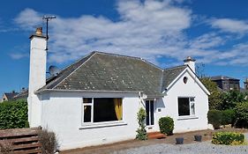 Catalina - Modern 2 Bedroom Bungalow